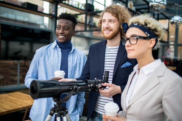 Comment organiser un camping pour observer les oiseaux migrateurs en Espagne?